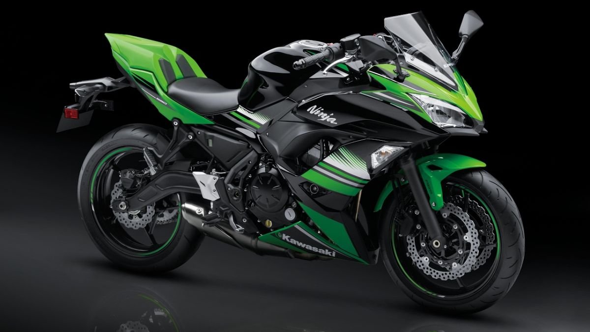 जवान लड़को की दिल रुबा Kawasaki Ninja 650 बाइक ने मार्किट में मचाई खलबली,जाने प्राइस के साथ फीचर्स