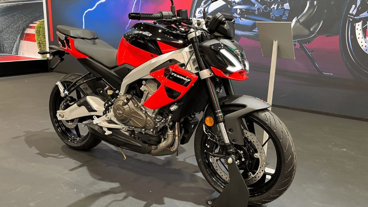 KTM की भिंगरी बना देंगी Aprilia Tuono 457 बाइक, दमदार इंजन और शानदार फीचर्स के साथ देखे कीमत